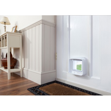 Chatière SureFlap DualScan sur porte